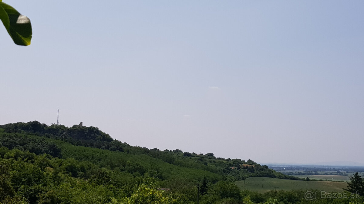 Predám dva vinohradnícke domy s pozemkami medzi vinohradmi p - 2