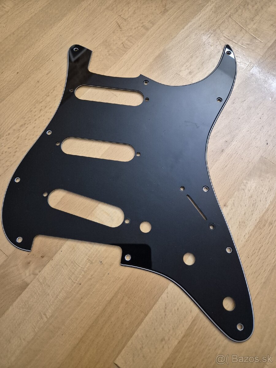 Original Fender USA pickguard - 2
