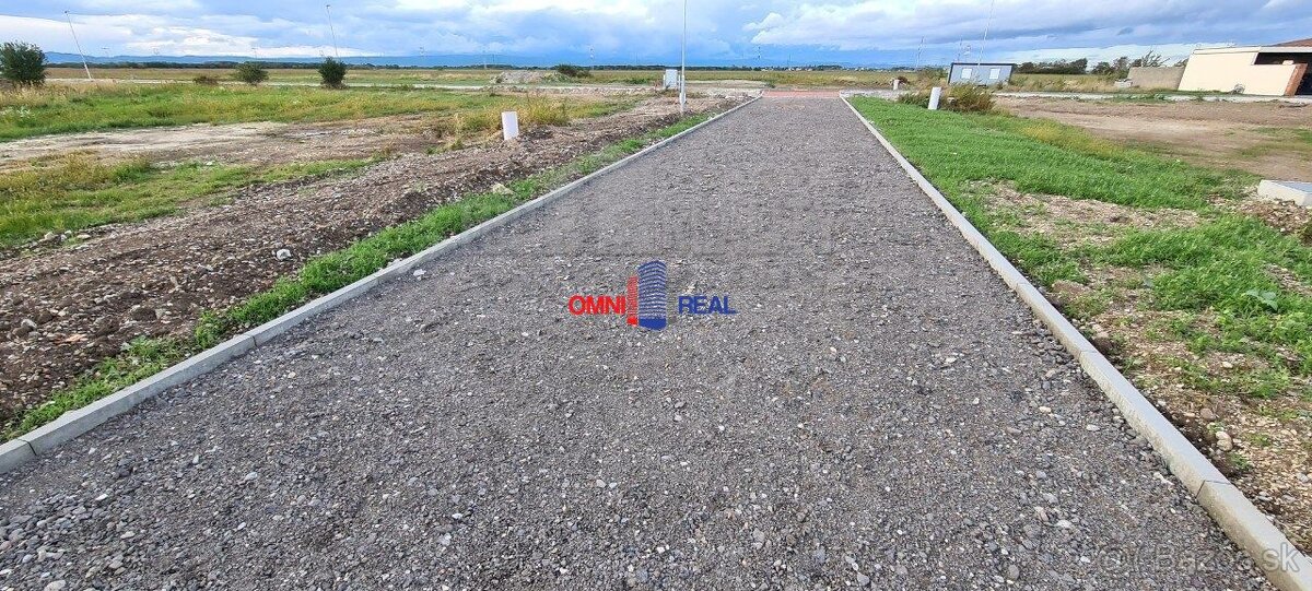 Stavebný pozemok v obci Miloslavov, 711 m2 - Nová lokalita, - 2