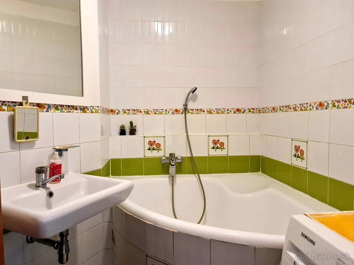 Veľký 3-i byt s balkónom a pivnicou Chrenová - 2