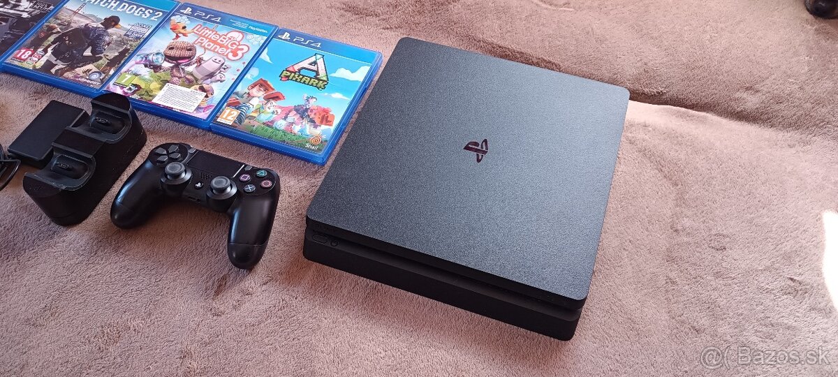 Ps4 slim s hrami - 2