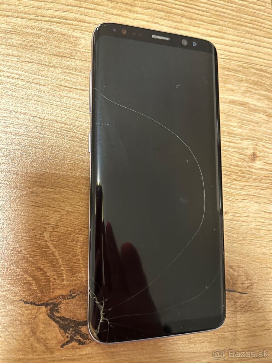 Samsung Galaxy S8 - prasknutý displej - 2