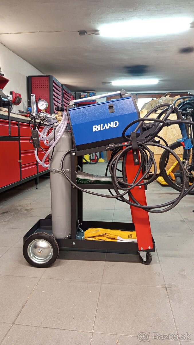 Predám zvaračku CO2 novú - 2