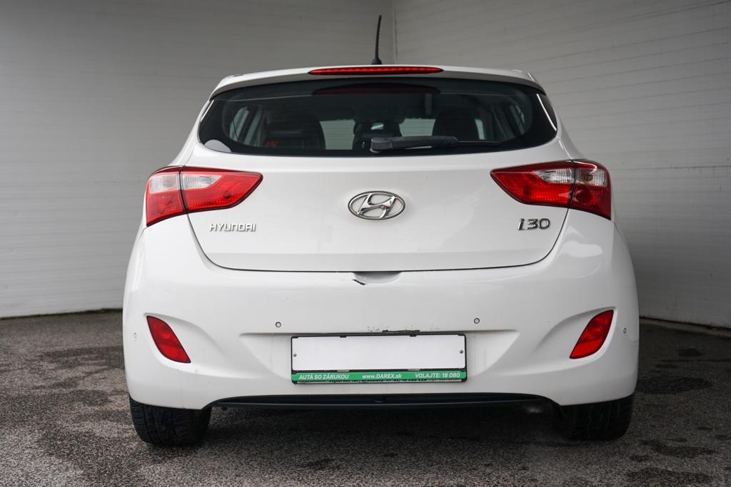 11- Hyundai, i30, 2014, benzín, 1.6i, 99kw - 2