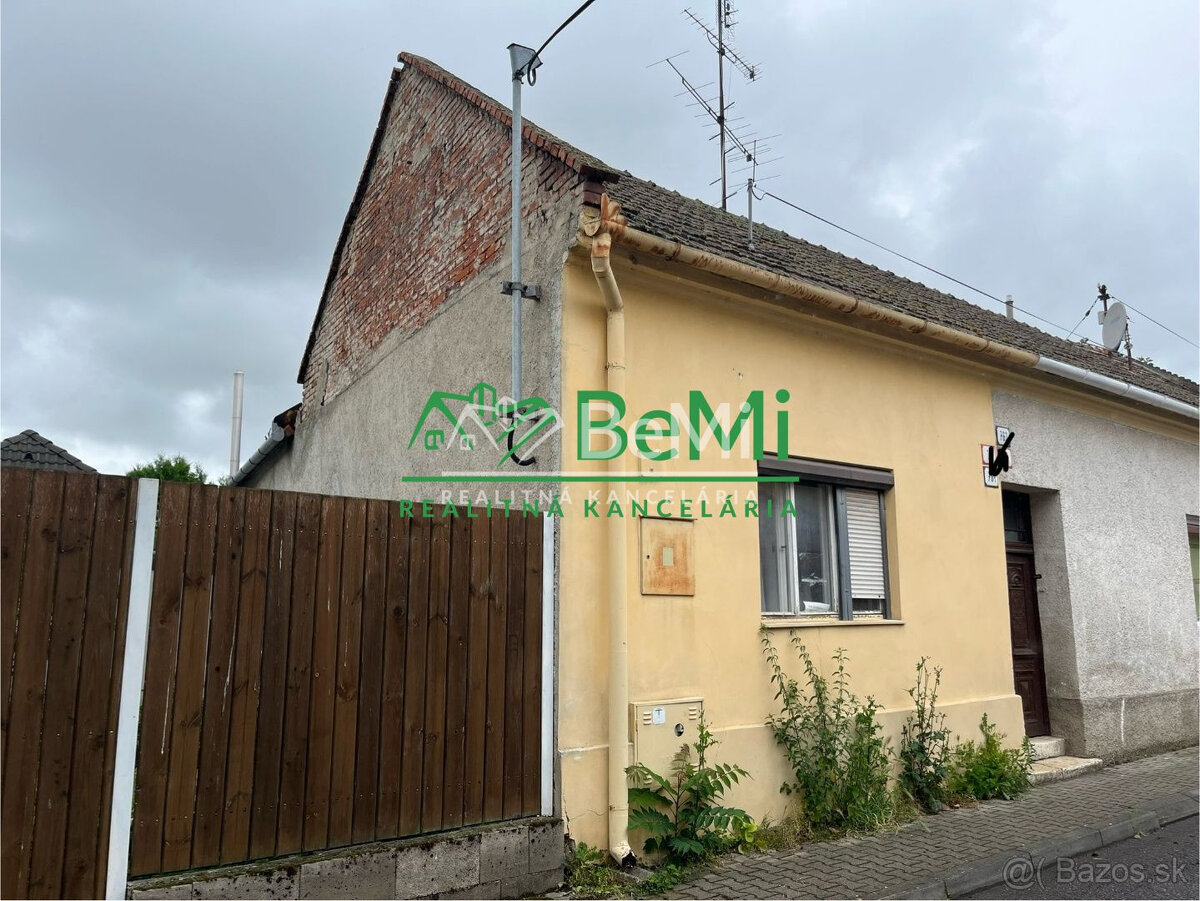 Predaj dvoch rodinných domov - Levice (015-12-MIJKa) - 2