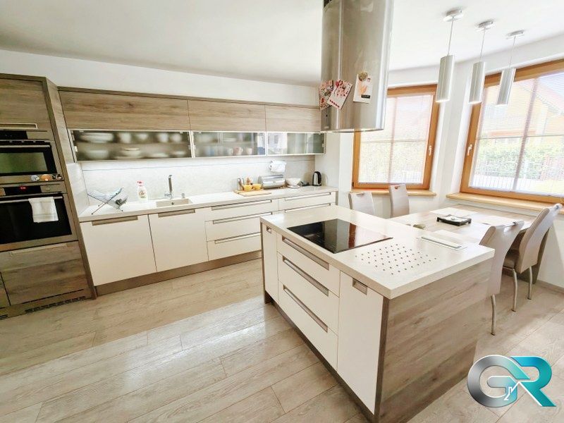 Znížená cena Exkluzívne Ponúkame Vám na predaj rodinnú vil - 2