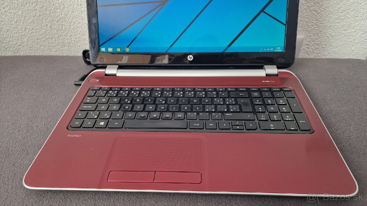 NOTEBOOK HP 15-n206,SSD 256GB,WIN 8.1,treba vymenit bateriu - 2
