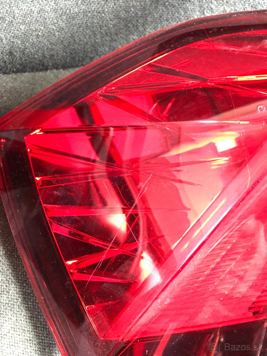 Škoda kamiq zadný ľavý svetlomet - 2