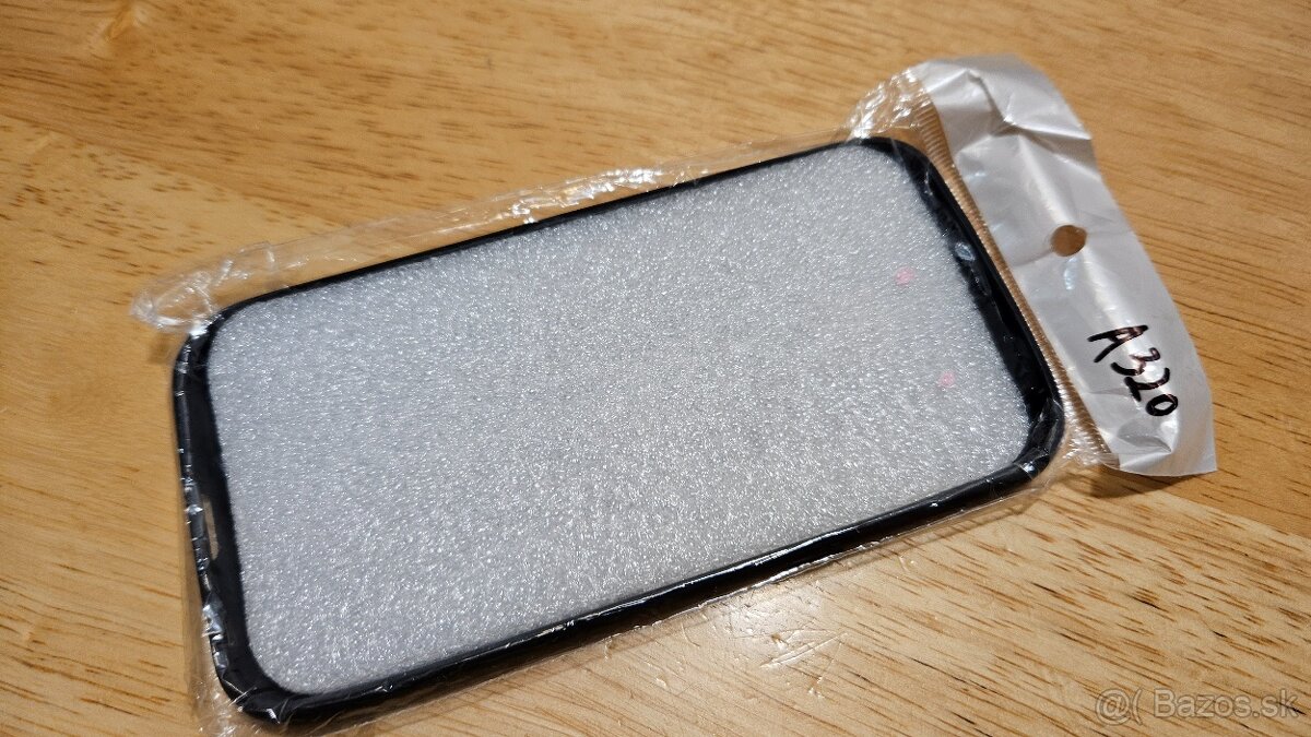 Kryt Samsung Galaxy A3. 2017 - 2