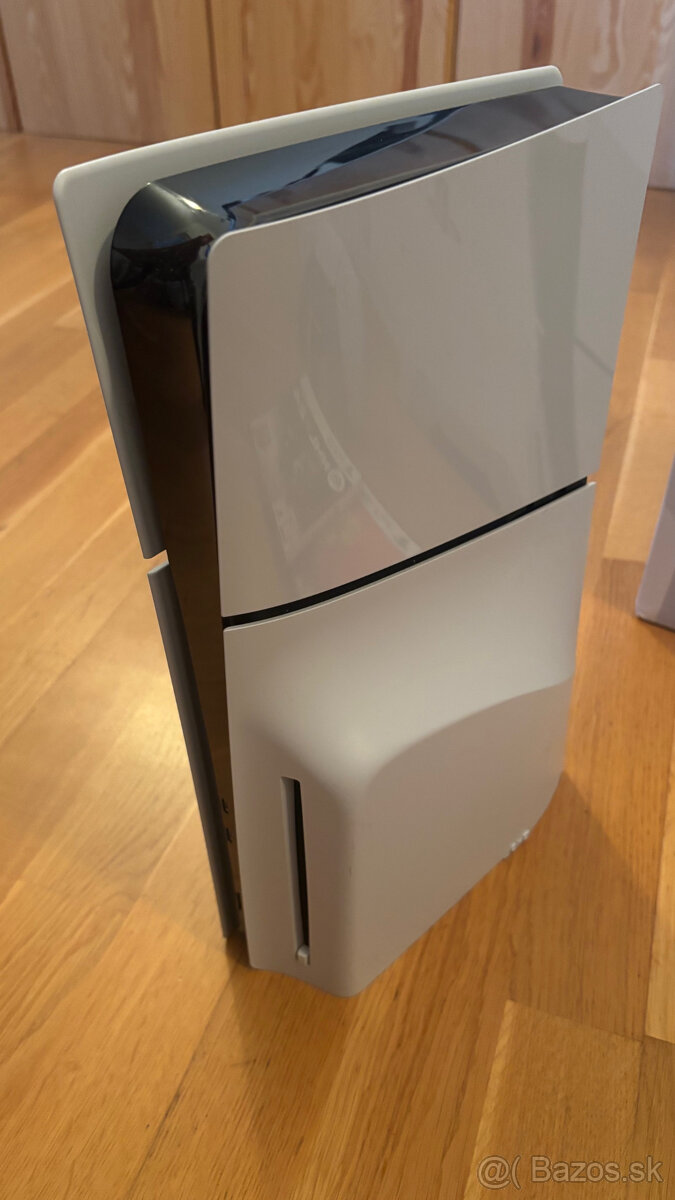 Predám Playstation 5 Slim s mechanikou (1TB) - 2