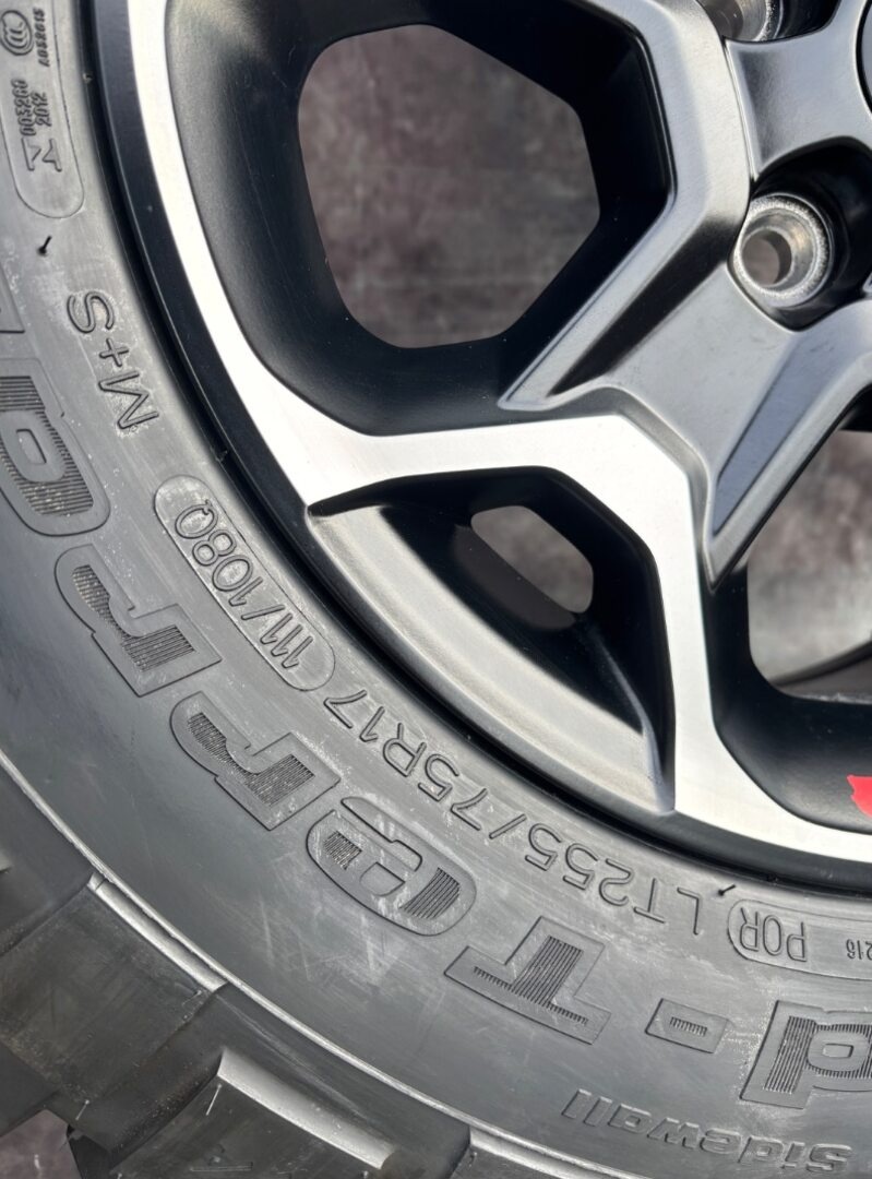 Originální alu kola Jeep 255/75/17 - 2