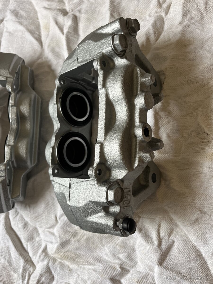 4 piestové brzdové strmene Mitshubishi pajero - 2