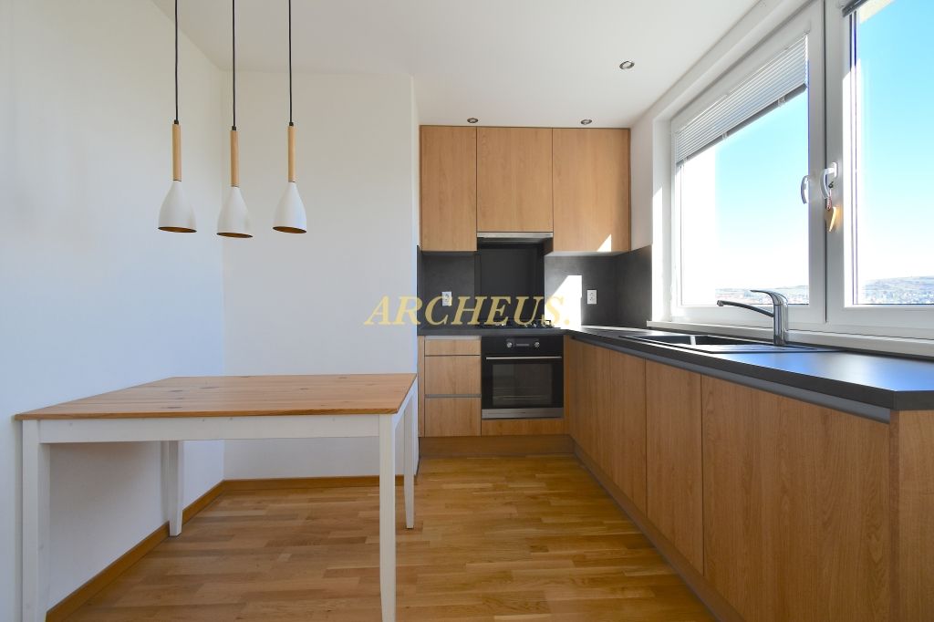 3D / EXKLUZÍVNE/ 3 IZBOVÝ BYT, PRENÁJOM, KEŽMAROK -horný JUH - 2