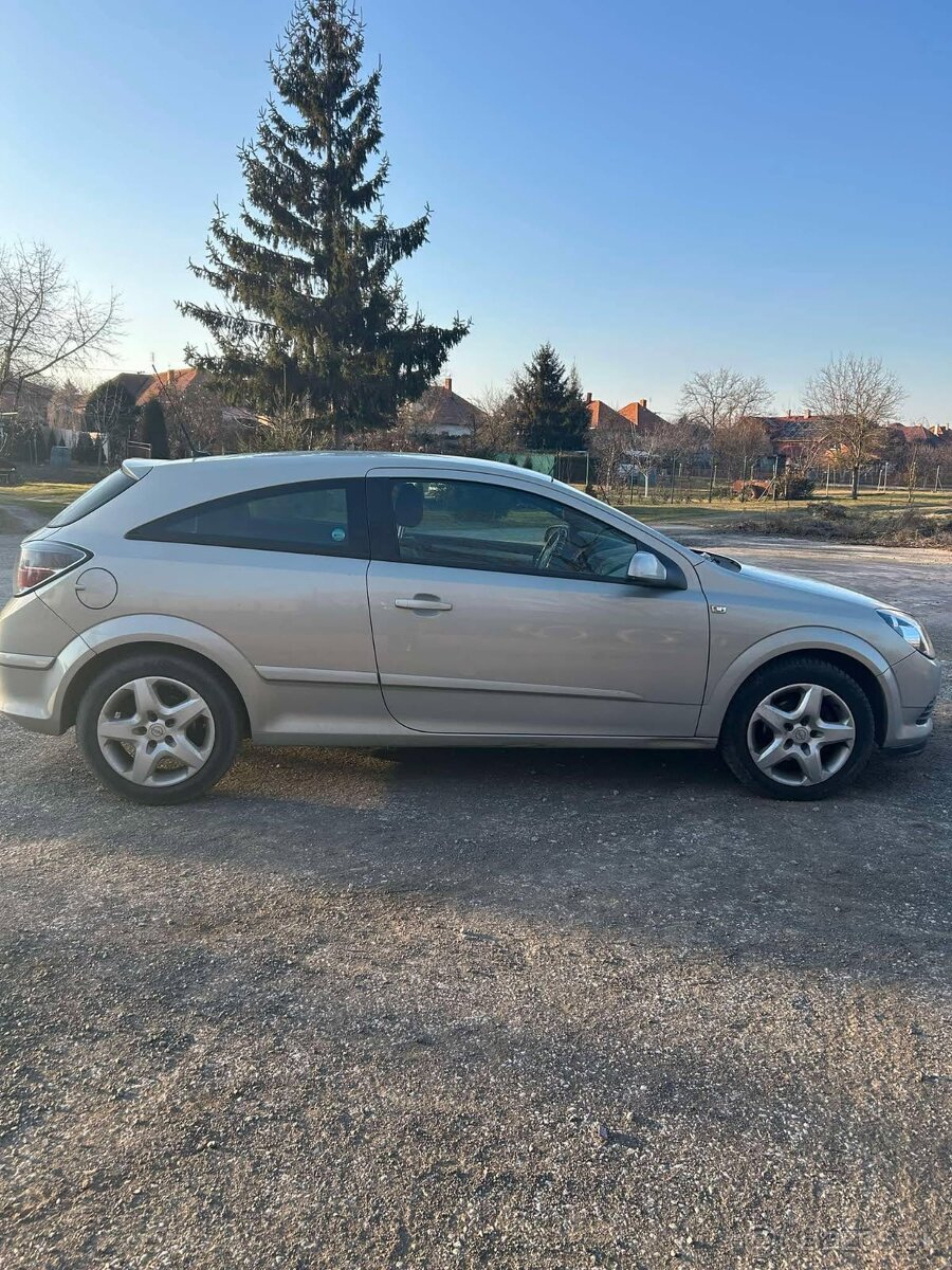 Opel astra H GTC - 2