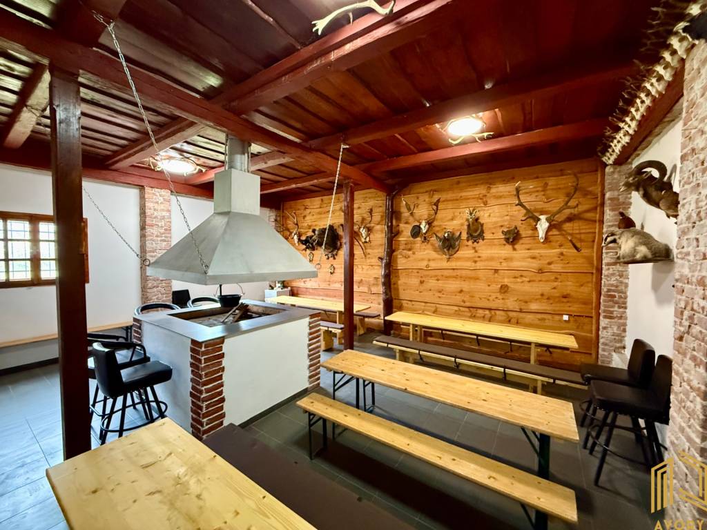 DOM NA SAMOTE PRI LESE, POZEMOK 3.160m2, CEROVÁ - 2