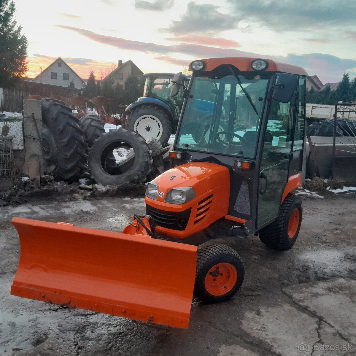 Predam traktor kubota BX2350 4x4 - 2