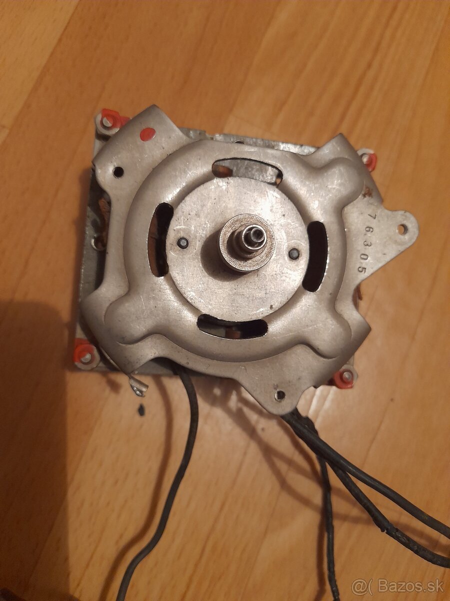 Predám elektromotorček 110/220 V, 10 W - 2