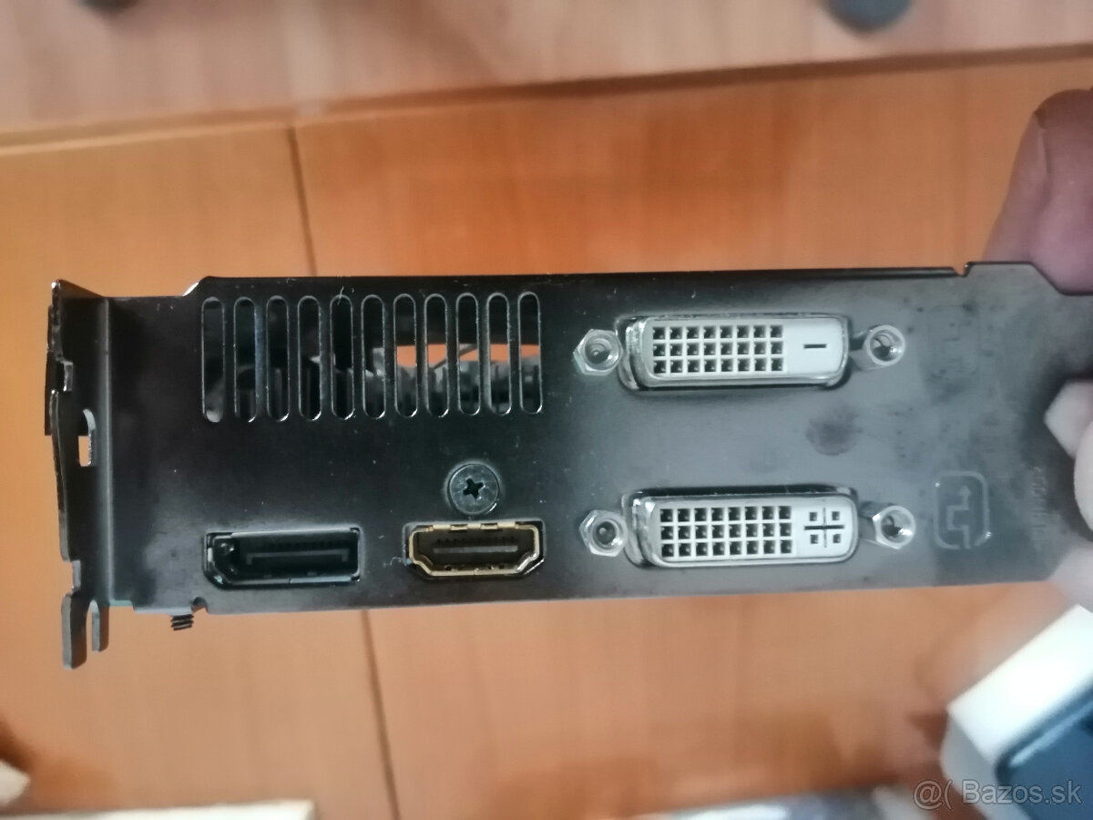 Gigabyte GV-R6850C-1GD - 2