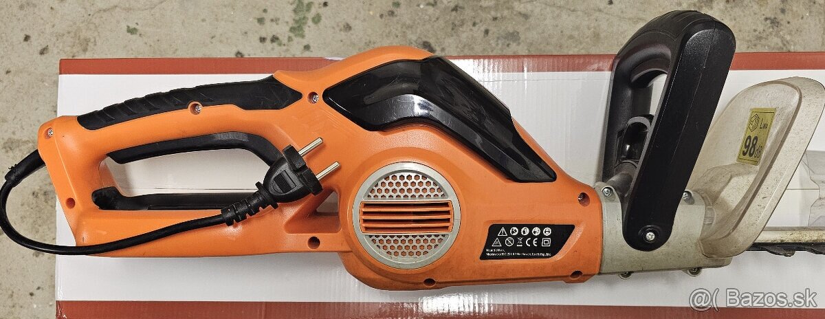 Predám elektrické nožnice na živý plot a kríky - plotostrih - 2