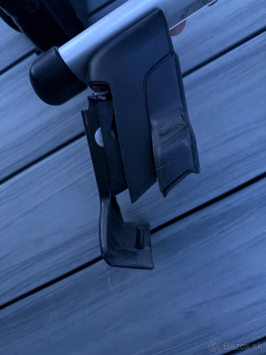 STREŠNÉ NOSIČE NA AUDI A8 - 2