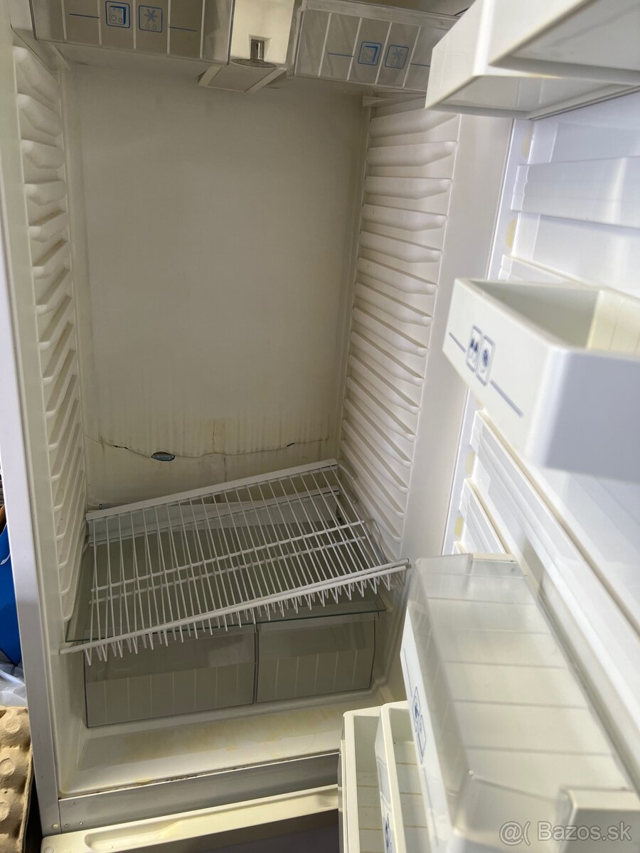 Chladnička s mrazničkou - 2