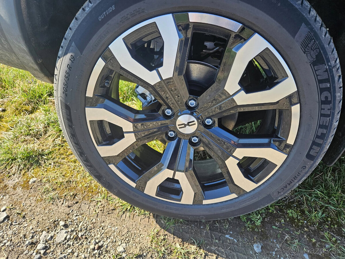 Predam NOVE letne pneu MICHELLIN e-PRIMACY 205/55 R19 - 2
