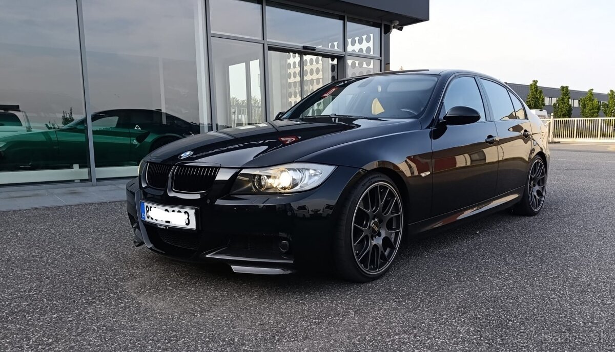 BMW E90 330i performance / záruka - 2