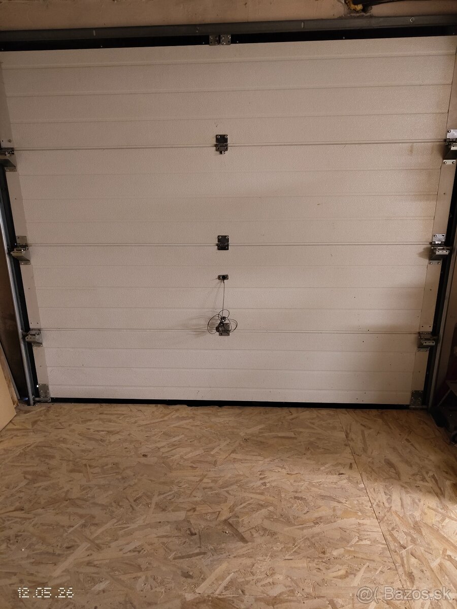 Elektrická garážová brána - 2