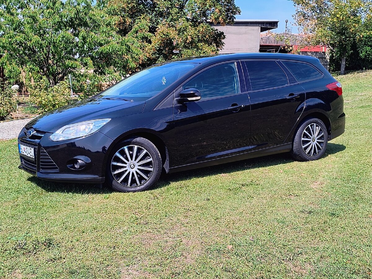 Ford Focus 2012 1.6 TDCi - Top stav - 2
