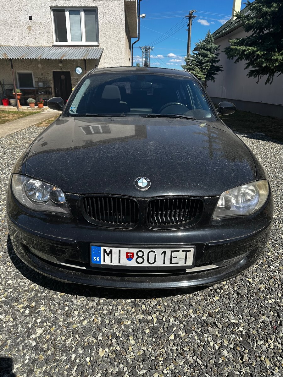 BMW 1 (e87) 118i benzín - 2