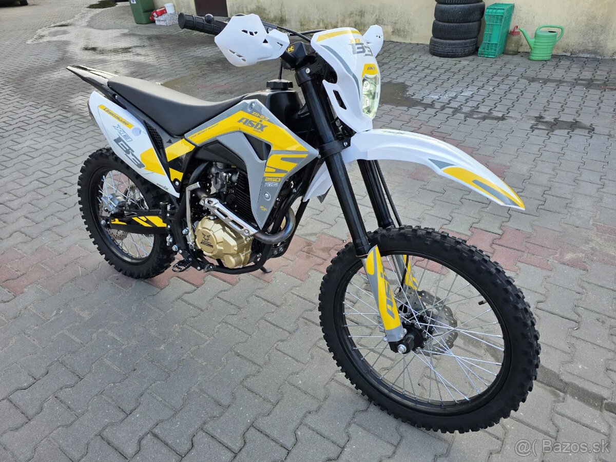 Enduro ASIX XB-83