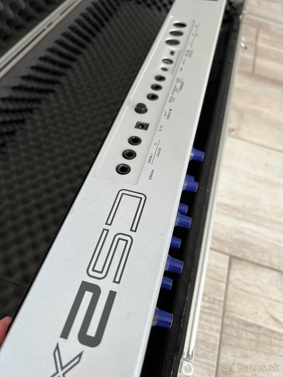 Yamaha CS2x - 2