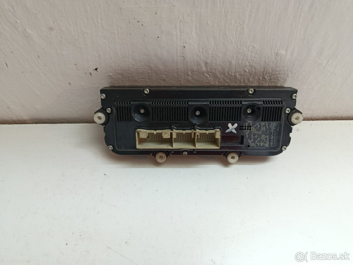 ovladanie kurenia 74641470 VOLKSWAGEN TOURAN 2006 40€ - 2