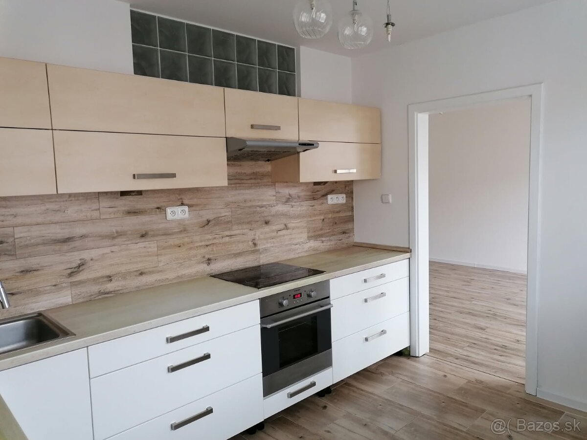 Predaj veľkého 3 izb. bytu v Leviciach - 2