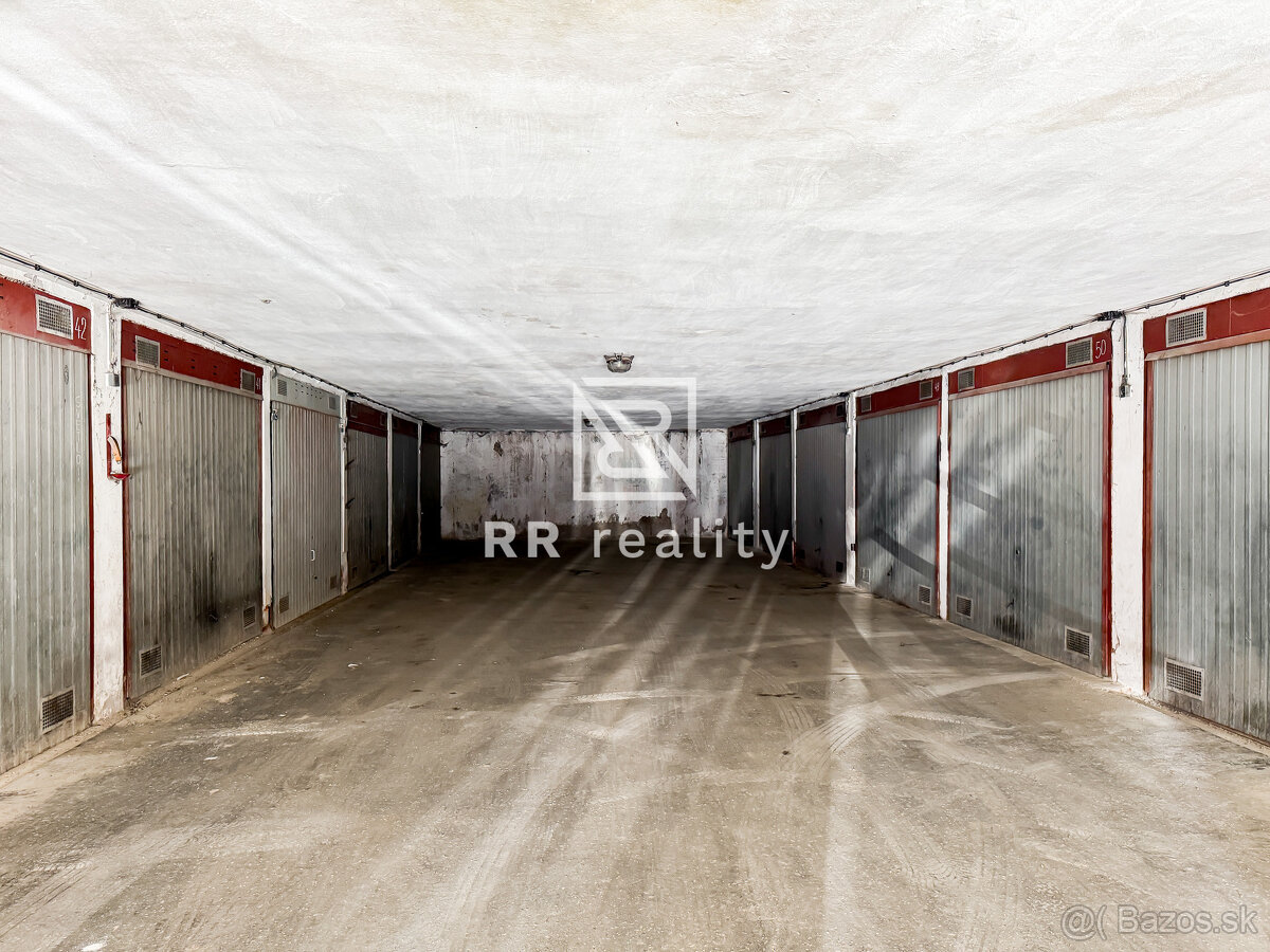 NA PREDAJ - garáž s elektrinou Ťahanovce - 2