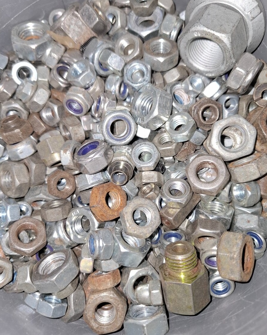 Rôzne spojovací materiál - 1€/kg - 2