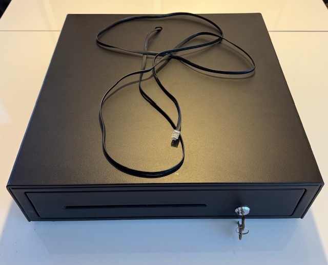 pokladničná zásuvka, s vnútrom, otváraná na kľúč, 12V - 2