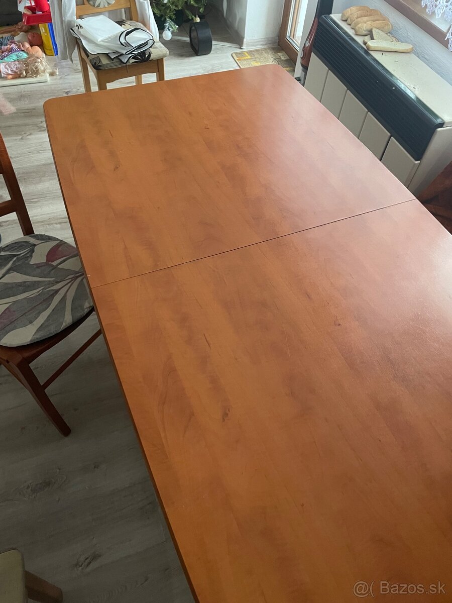 Jedálenský stôl - 2