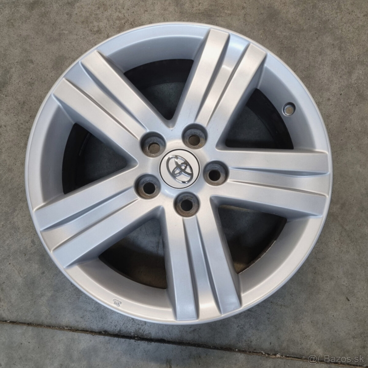 Hliníkové disky 5x114,3 R17 7J ET50 - 2