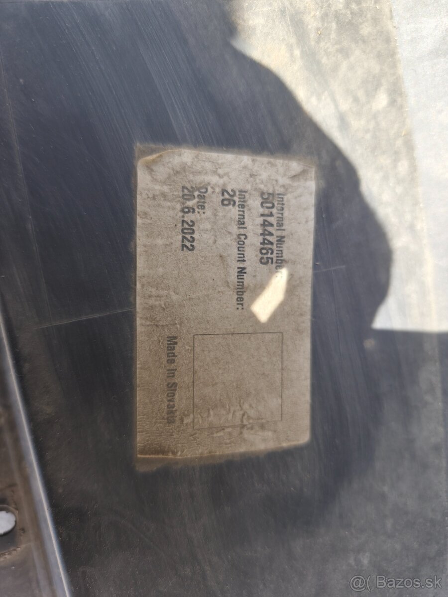 Touareg 3 zadný nárazník + spodný plast - 2