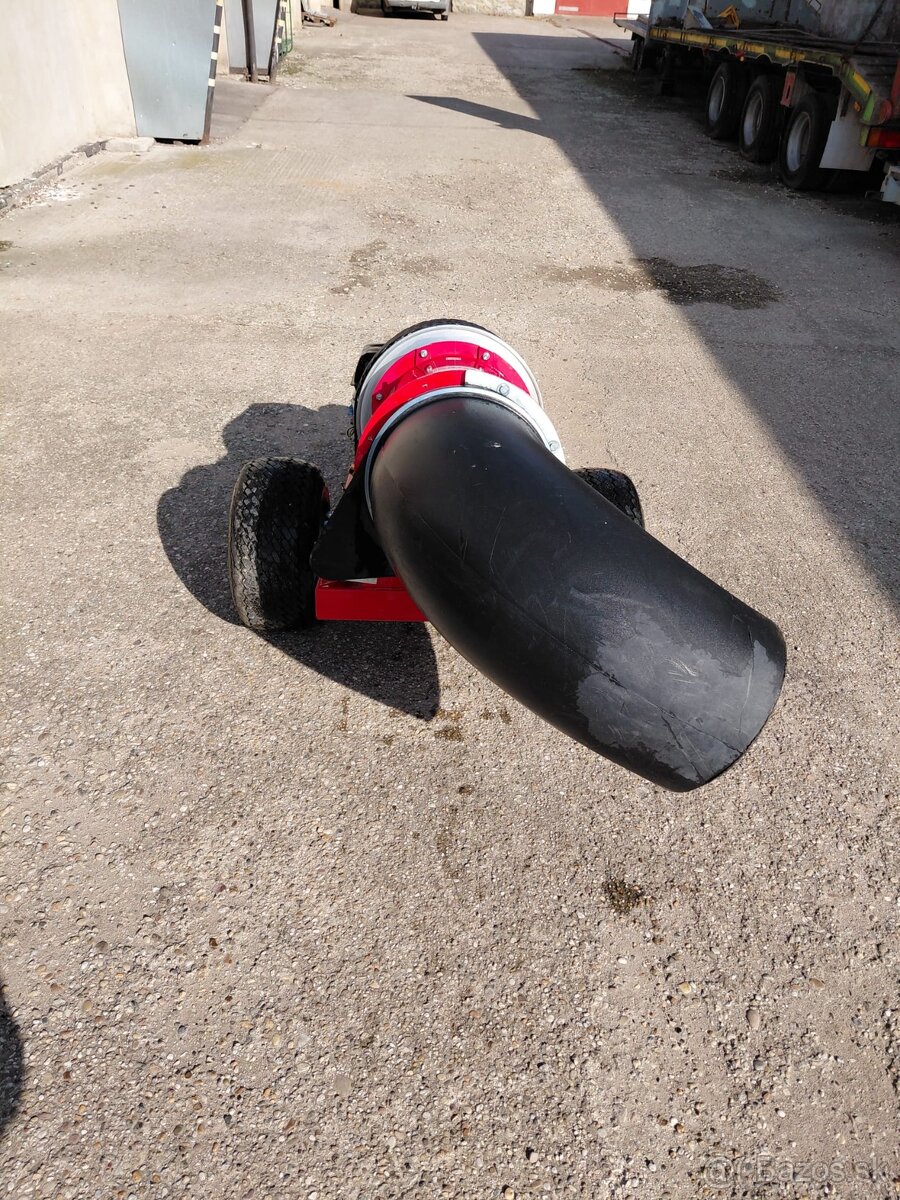 Fukár lístia Buffalo Cyclone 8000 - 2