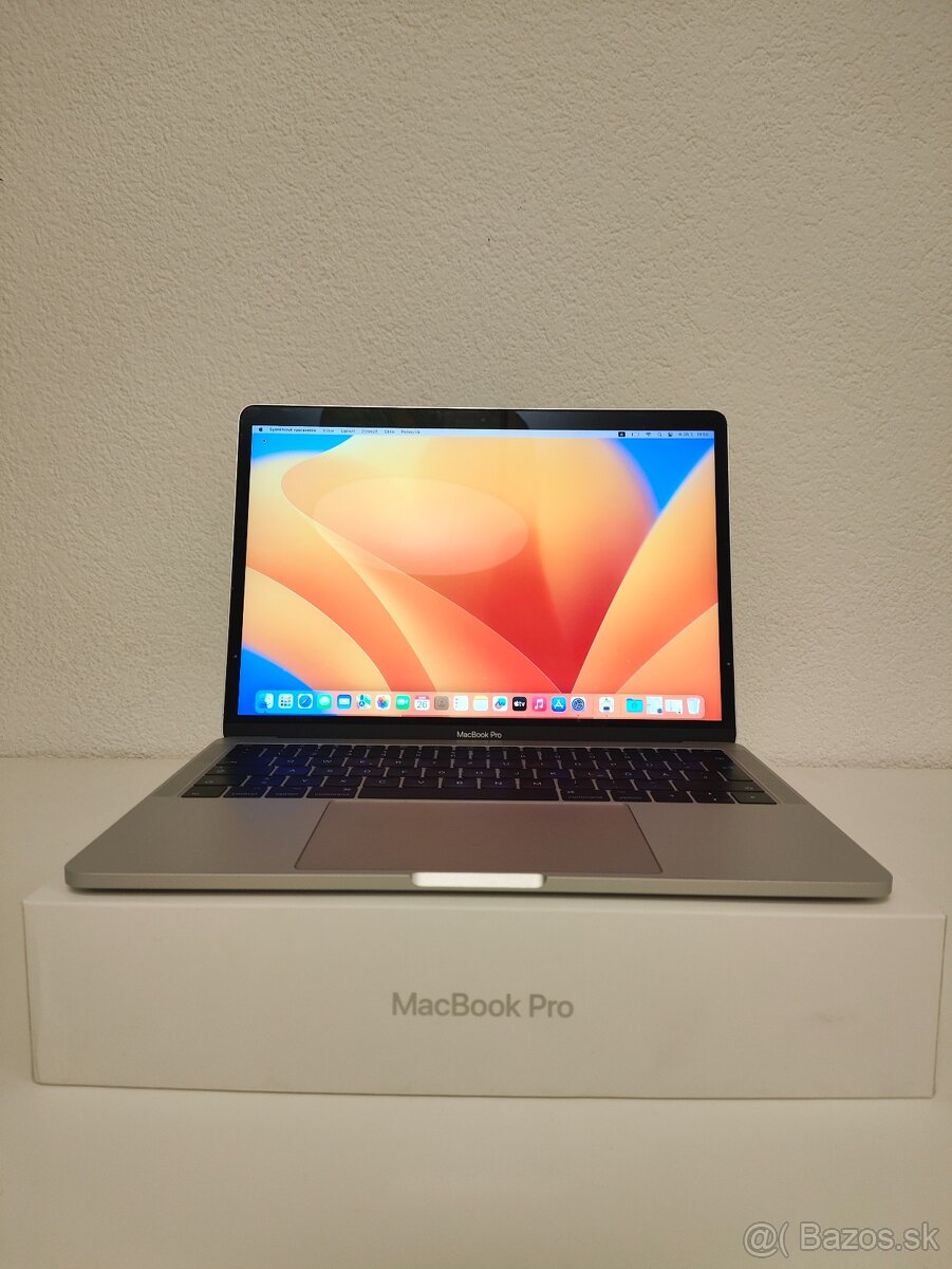 MacBook Pro 2017 | i5 • 8GB • 256GB SSD - 2