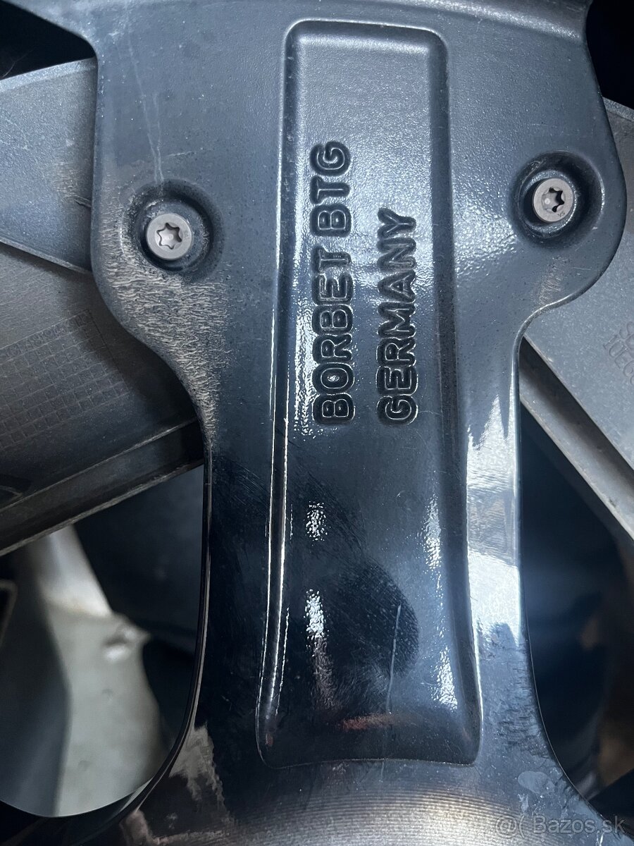 Kolesa Cupra Born 215/45 R20 - 2