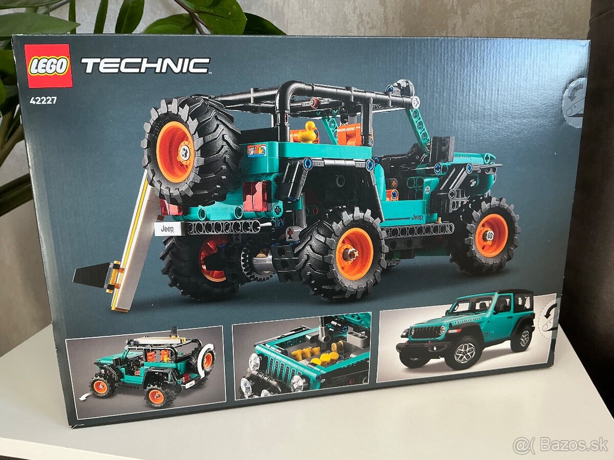 LEGO Technic 42227 SUV Jeep Wrangler Rubicon - 2