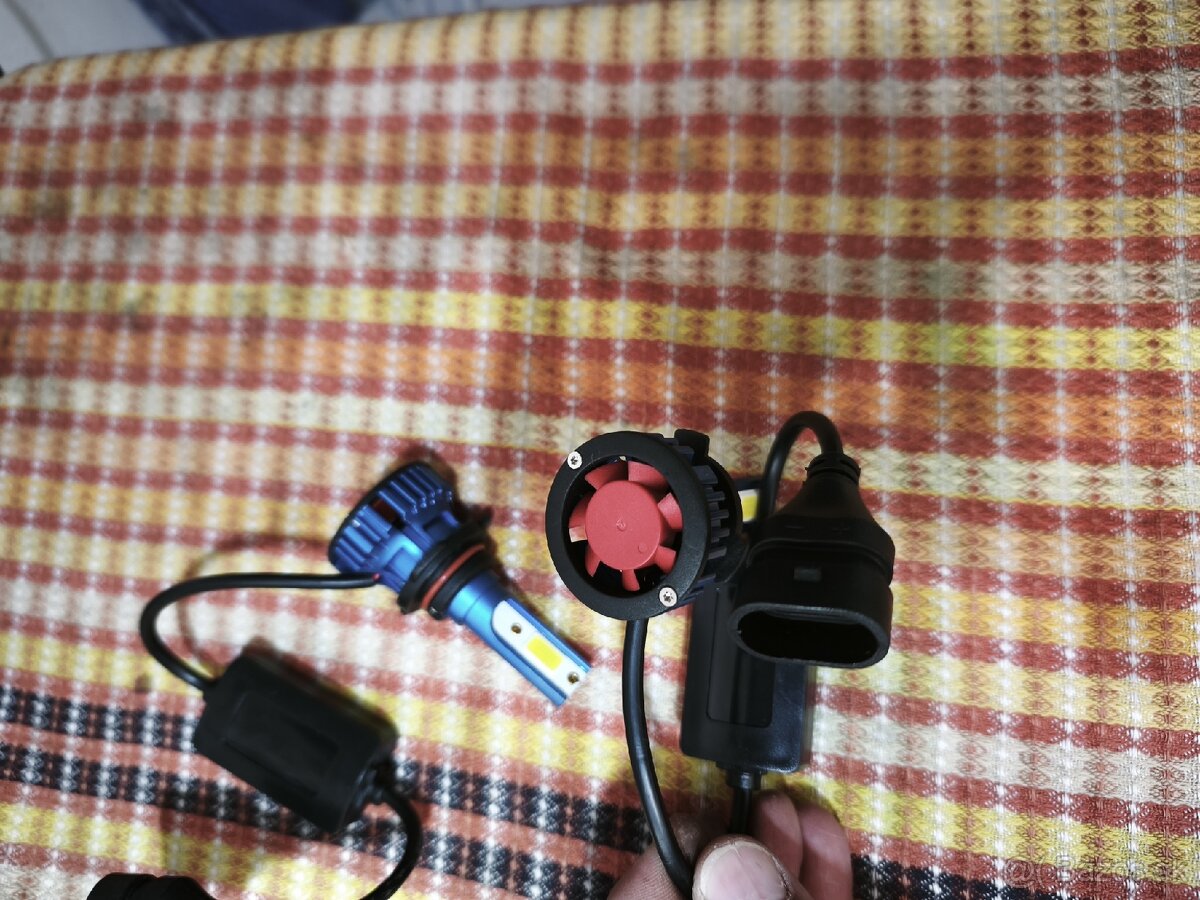 Predám LED žiarovky HB4 - 2