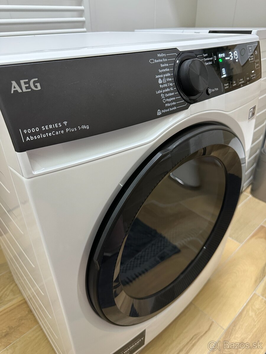 AEG AbsoluteCare® Plus 9000 TR939M6CC biela - 2