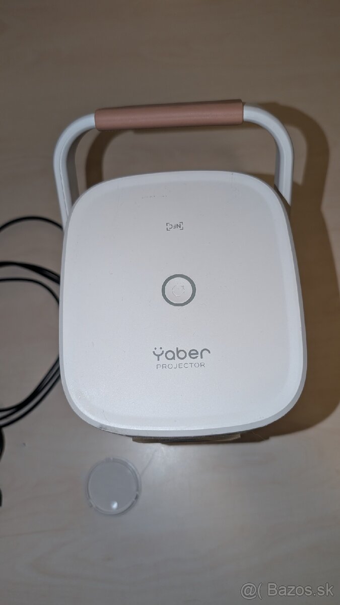 Dataprojektor Yaber T2
- 2