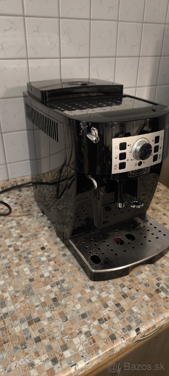 DeLonghi Magnifica S - 2