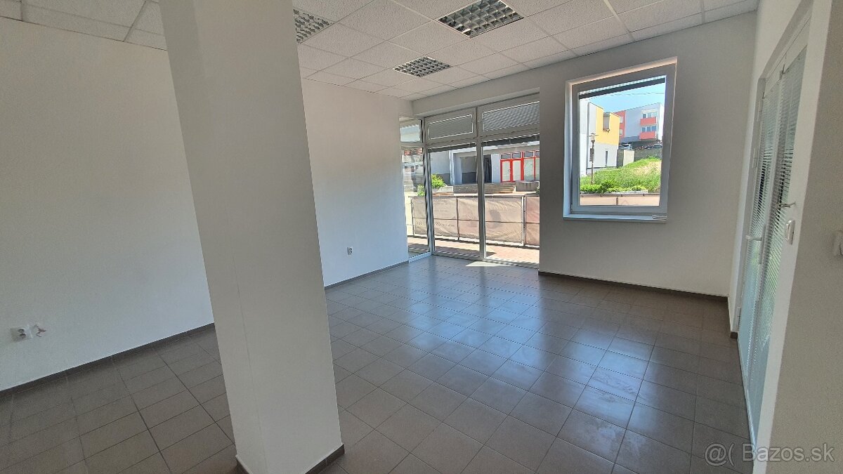 Kancelárske-obchodné priestory-centrum Prievidza - 2