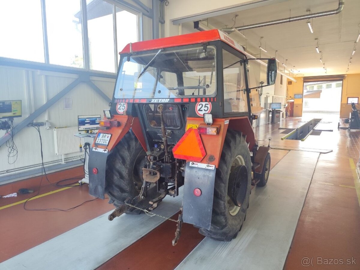 Traktor ZETOR 7711 - 2